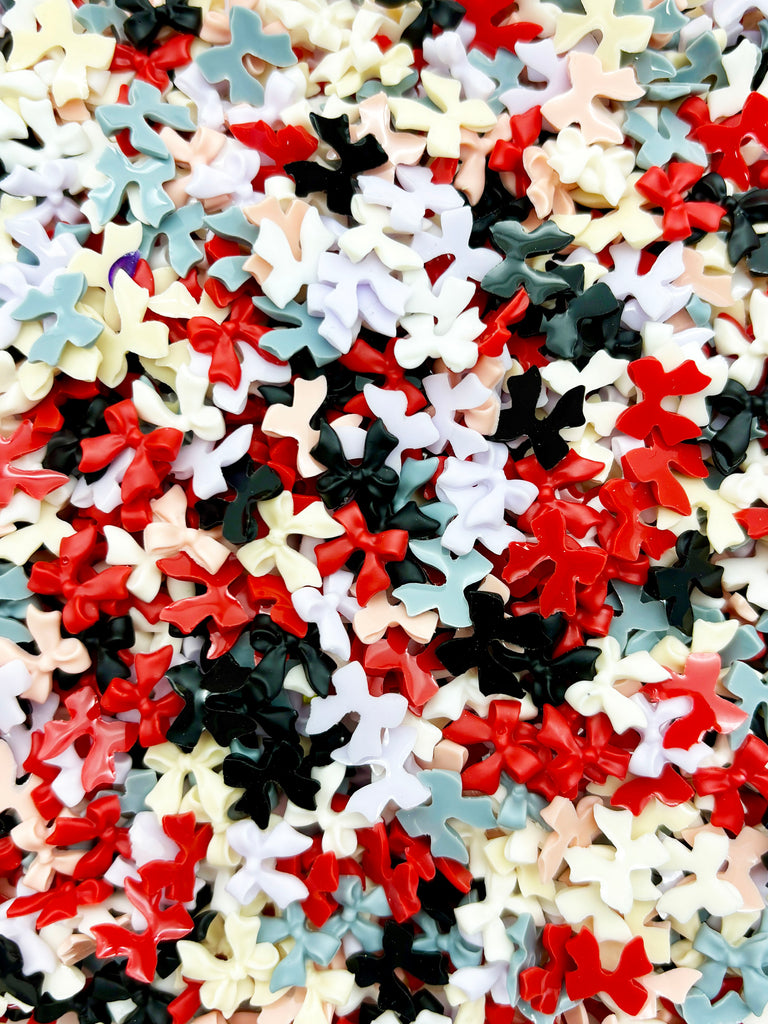 a large pile of red, white and blue stars